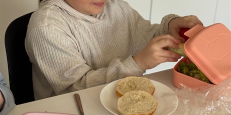 Powiększ grafikę: zdrowe-i-kolorowe-kanapki-682130.jpg