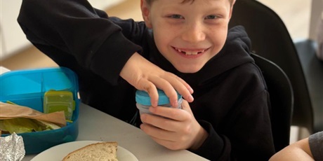 Powiększ grafikę: zdrowe-i-kolorowe-kanapki-682146.jpg