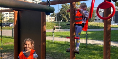 Powiększ grafikę: Zerówka podczas spaceru