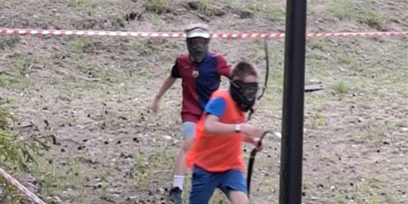 Powiększ grafikę: Uczniowie na wycieczce